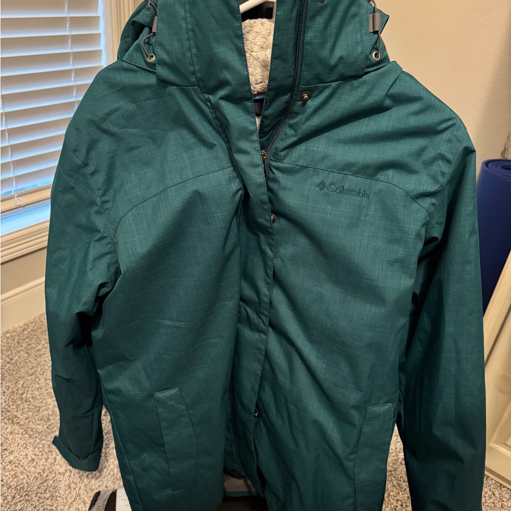Columbia Teal and Navy Hooded Jacket with Plush Lining